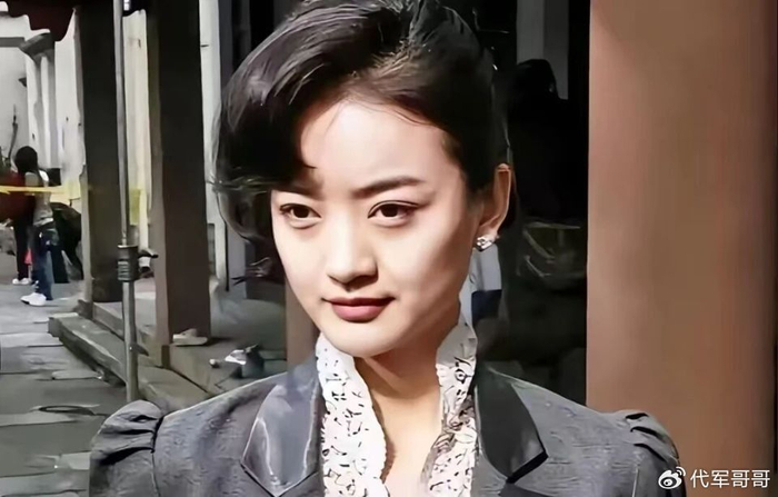 41岁朱杰近况曝光！16年前低调嫁给百亿总裁，双胞胎孩子已经6岁|田明|徐麒雯|聚会|巡演|同学_新浪娱乐_新浪新闻