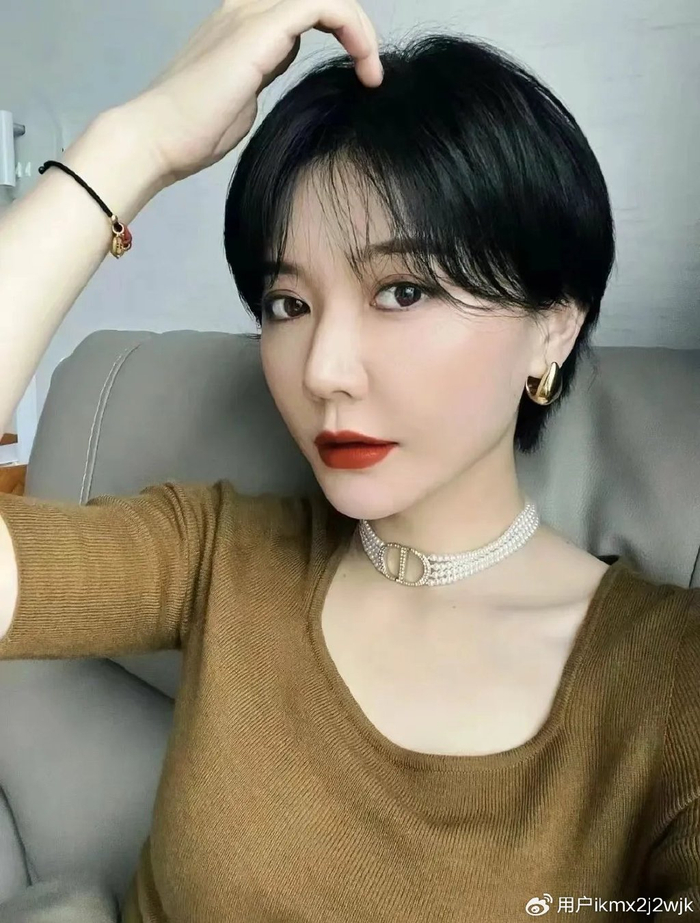 女发别乱剪,最值得尝试还是层次短发,动感还时尚