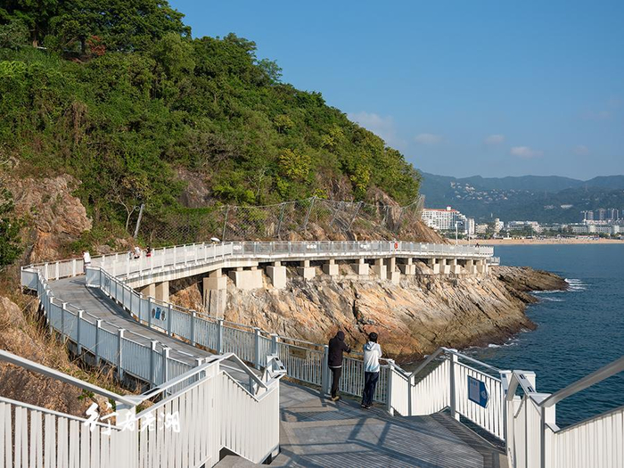 深圳海滨walking徒步大鹏湾海岸线感受惊涛拍岸的美