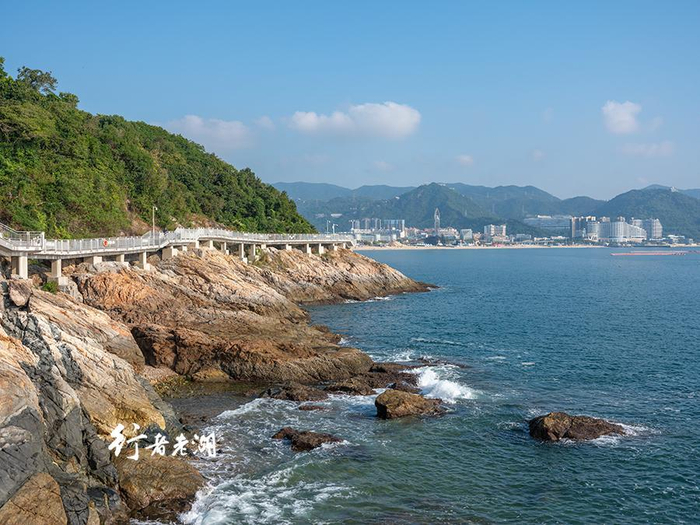 深圳海滨walking徒步大鹏湾海岸线感受惊涛拍岸的美
