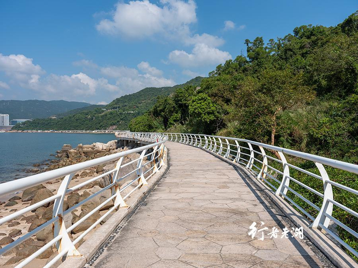 深圳海滨walking徒步大鹏湾海岸线感受惊涛拍岸的美