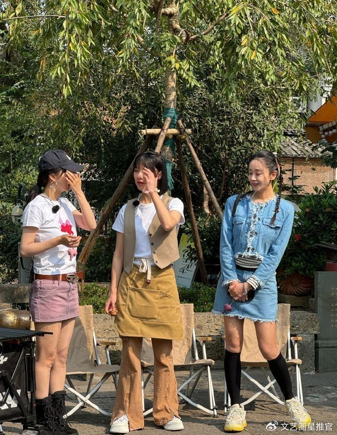 大腿粗壮松弛有肥胖纹,笑起来疑现假体__财经头条