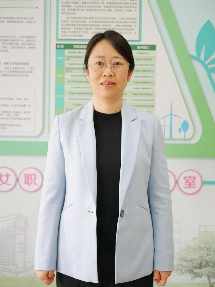 周荃经过一年的履职积累和沉淀,全国政协委员,广东省建筑科学研究院