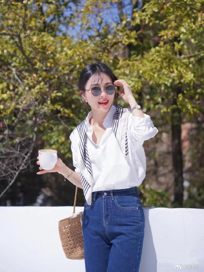 白衬衫 牛仔裤的搭配