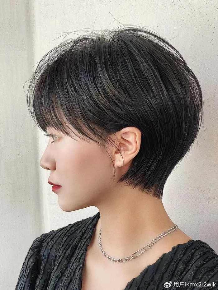 女发别乱剪,最值得尝试还是层次短发,动感还时尚