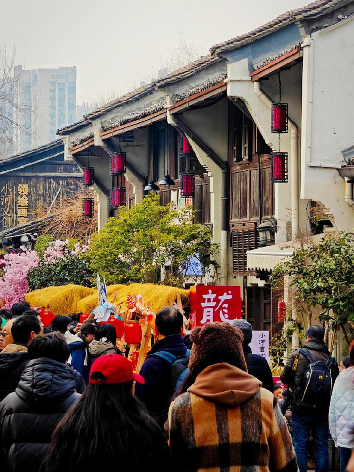 有你更酷,在杭州小河直街感受浓浓的年味和热闹|直街|小河|杭州_新浪