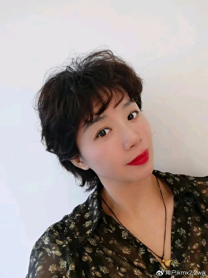 女士超短发 100 款合集,个性时尚美美哒,值得尝试|头部|脸部|修饰|发型|短卷发_新浪新闻