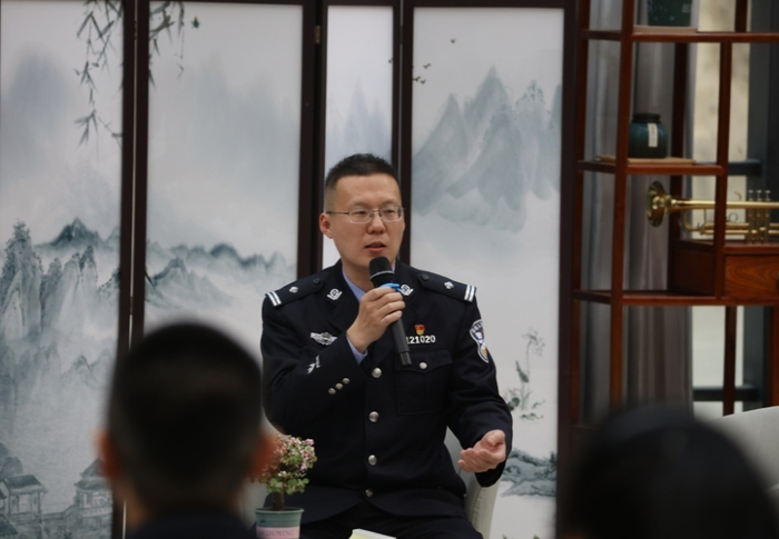 西藏聂拉木边检站举办"五四青年说"主题访谈活动