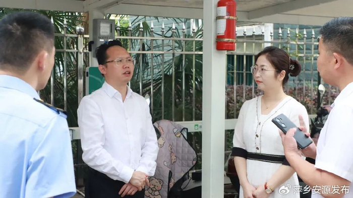 区委副书记,区长邱伟开展5月份安全生产警醒日督导活动暨重点工作