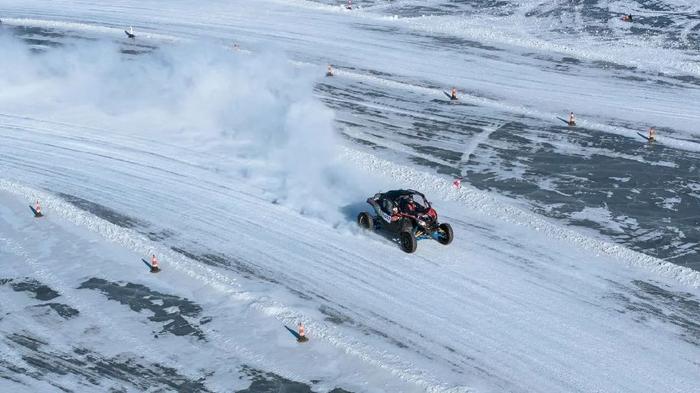 长春南湖公园滑雪圈图片