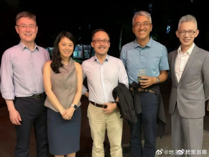 前央视主持人姜丰:事业巅峰时远嫁英国却离婚,如今53岁回国捞金|央视|姜丰|离婚_新浪新闻