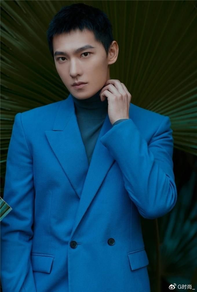 男人不管穿啥建议少选这3种颜色显得没气质还邋遢