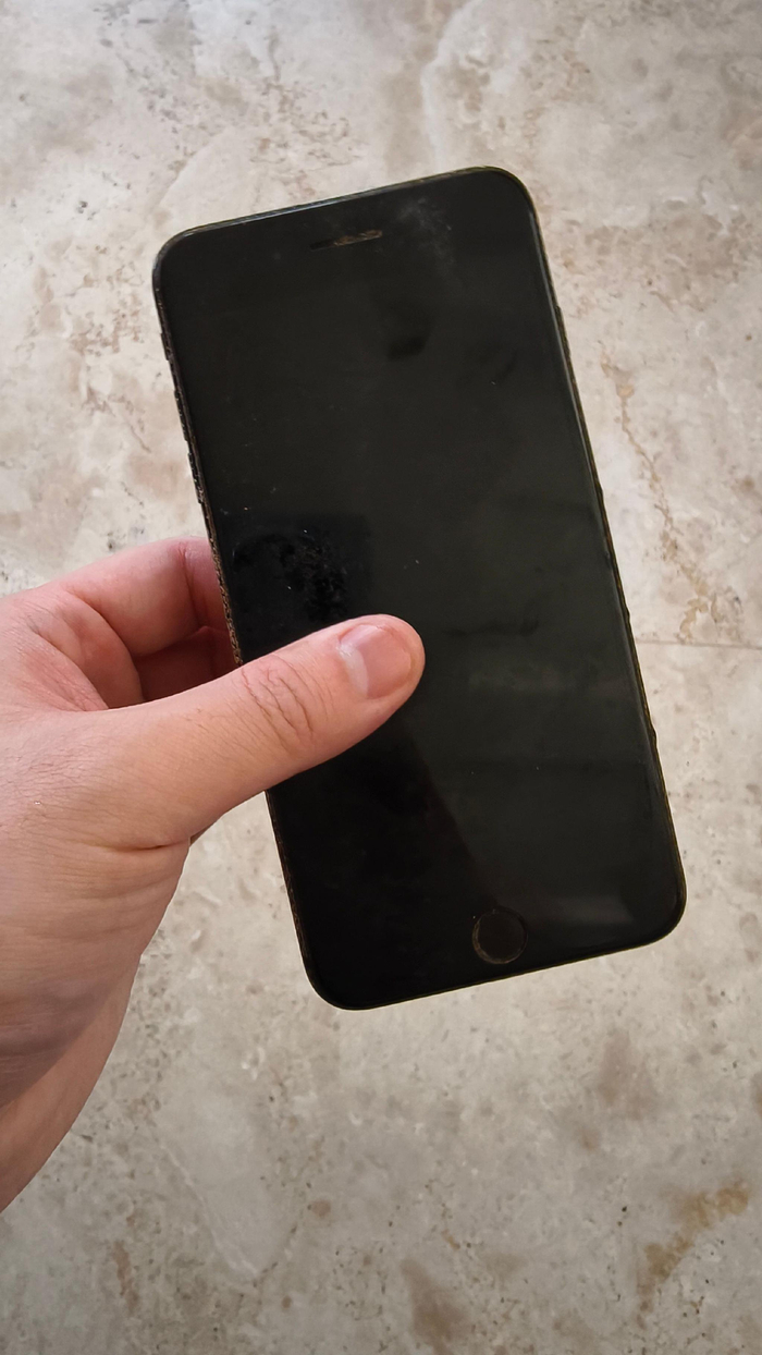 朋友的iphone8plus或许是7p已经看不清了99新自用