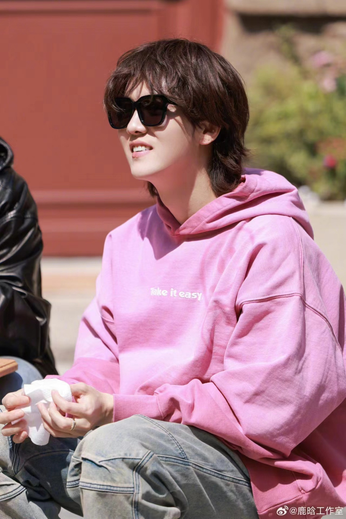 鹿晗你五哈宝典题刷的怎么样了,鹿晗请出题吧,我现在强的可怕,小柔美