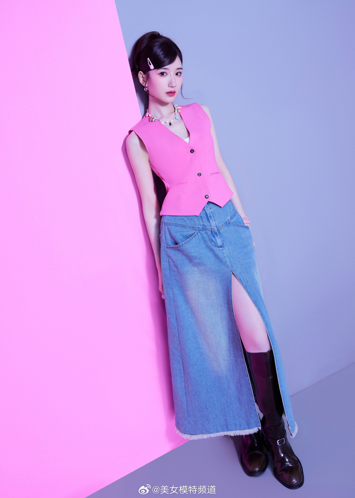 毛晓彤超甜粉可爱写真