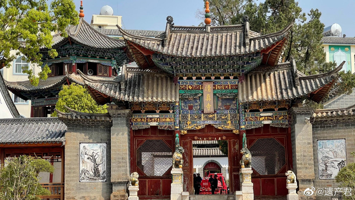 云南大庄村的清代清真寺,建筑造型是汉式传统建筑,非常漂亮