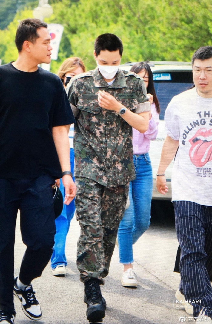 exo金钟仁出席新兵训练结业式 将正式服公益兵役|金钟仁|结业式|新兵