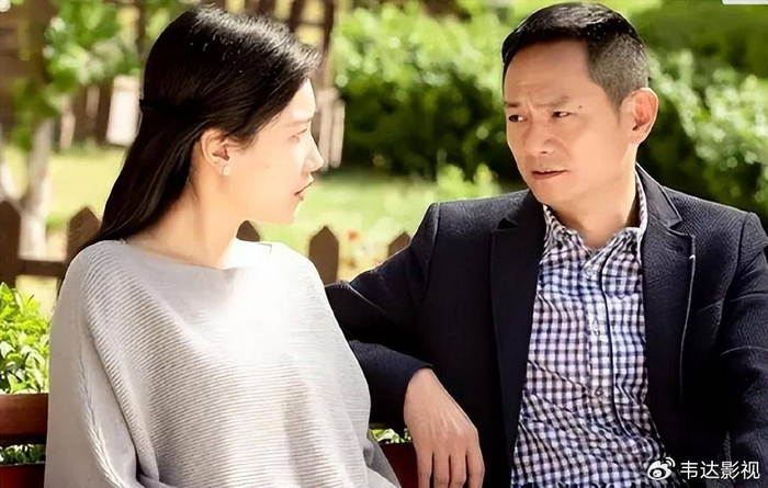 爱妻去世14年,葬礼上哭到昏厥发誓永不再娶的果靖霖,如今怎样了|佟欣