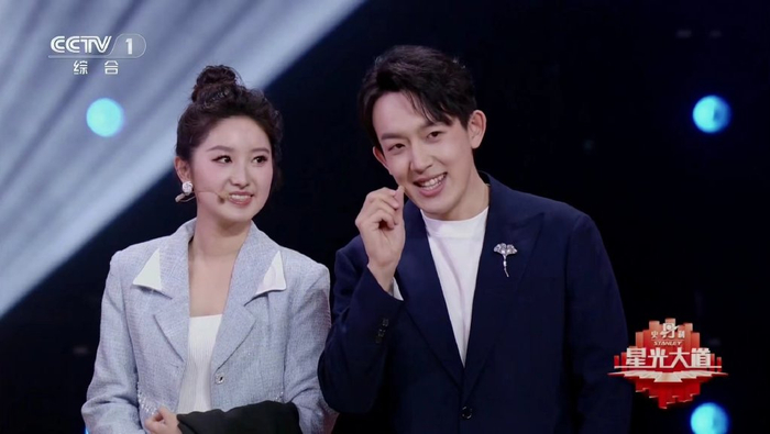 换了主持人,收视率大不如前的央视综艺节目,《星光大道》排第一