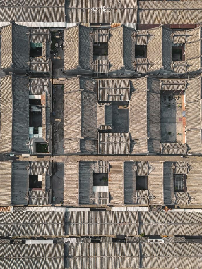飞上高空一享潮汕老厝的对称建筑美学