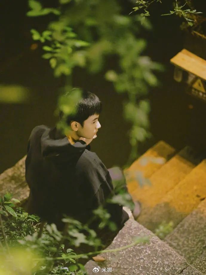 清新少年感穿搭|郭俊辰|张新成|少年_新浪新闻