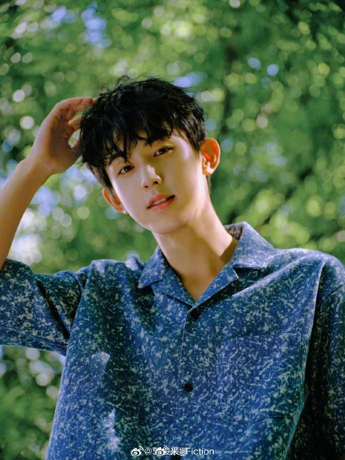 清新少年感穿搭|郭俊辰|张新成|少年_新浪新闻