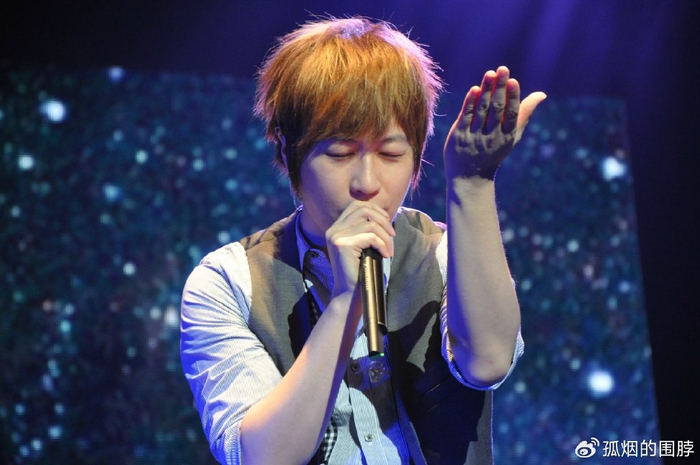 五月天阿信长文回应假唱有3处语法错误还将自己逼入死角