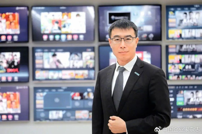 他接手2000亿巨头走向变革封面故事