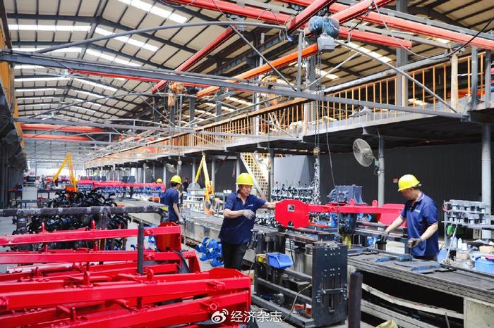 中国农业机械流通协会教授张华光与宁晋农机企业交流时表示,随着市场