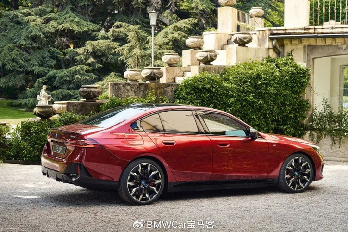 30):最后一个生产月是今年6月份(540i已于今年2月份生产月停产)据宝马