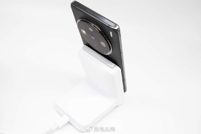 50w随放随充观影横竖不限oppoairvooc50w无线闪充充电器a1
