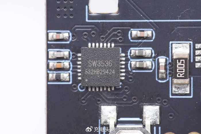 内部集成了7a高效率同步降压变换器,支持pps/pd/qc/afc/fcp/scp/pe