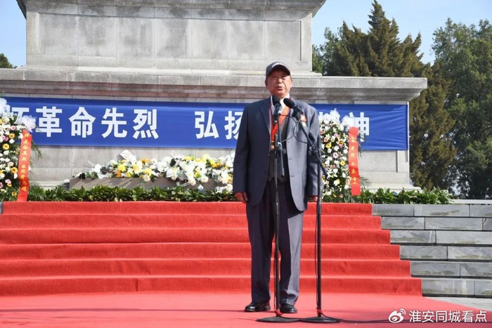 文通中学开展清明祭扫活动