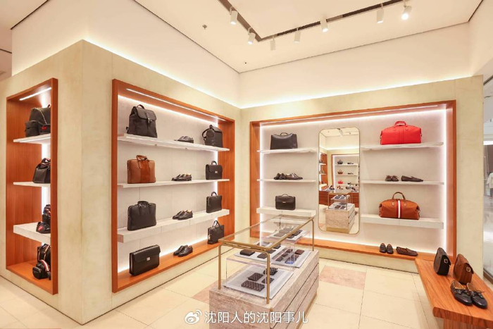bally 2024 春夏系列预览于沈阳万象城精品店焕新呈现