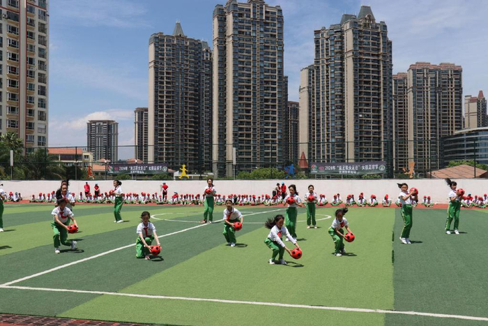 昆明市西山区足球协会,昆明市西山区芳草地国际学校协办的2024年"亚