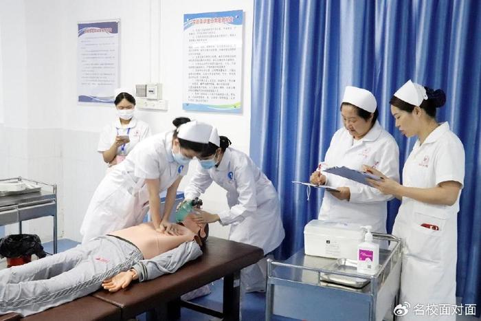 广州华立科技职业学院健康学院庆祝512国际护士节护理技能竞赛