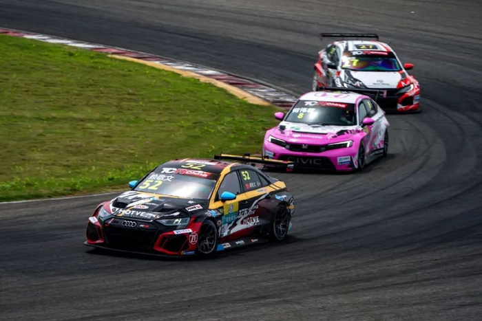 在挑战中华丽蜕变 326 Racing Team多线出击斩获年度奖项|吴怡帆|刘子辰|车队|季军|赖敬文_新浪体育_新浪新闻