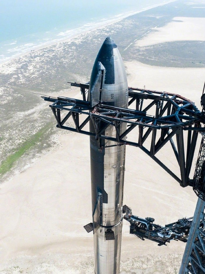 SpaceX星舰最快今日发射，33 个引擎“巨无霸”，马斯克称成功率 50%