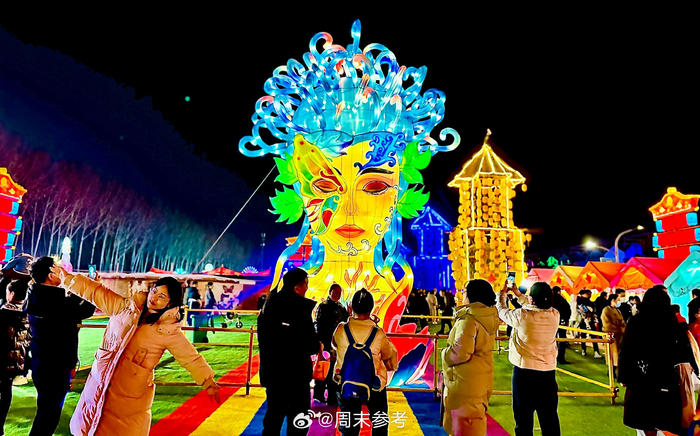 郑州灯会点亮夜经济
