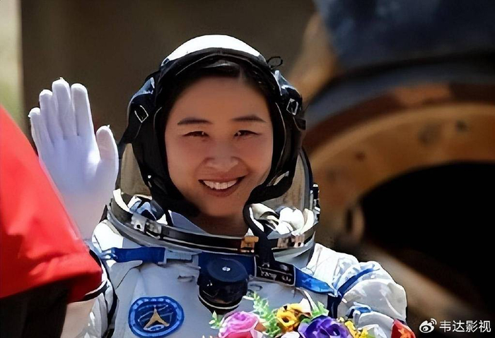 中国首位女航天员刘洋,结婚8年未生子,飞天前为丈夫留2条遗言|张华|刘洋|宇航员_新浪新闻