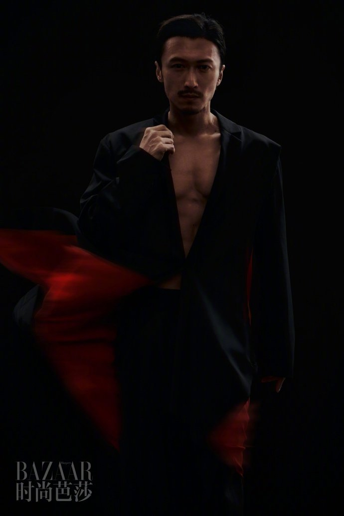 谢霆锋锋味x时尚芭莎十二月刊好野漫画般的肌肉线条