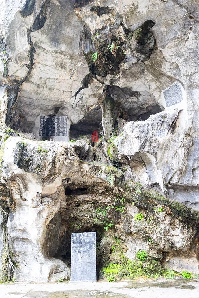 作为桂林石刻文化的典型代表,桂海碑林在小东江畔七星公园月牙山瑶