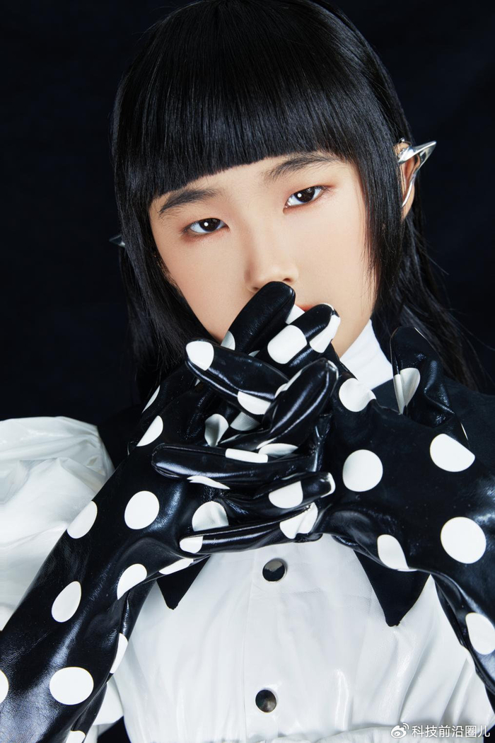 黄姚婉尔荣获2024中国童模榜中榜时尚盛典总决赛网络人气冠军