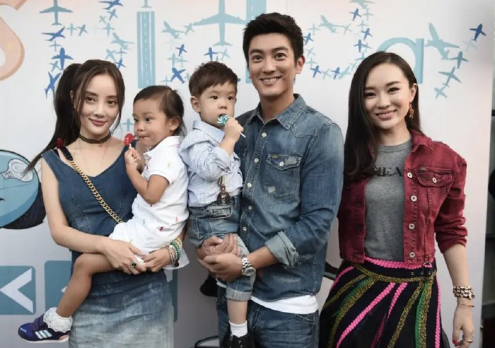 李小璐带女儿与霍思燕一家聚会,甜馨调皮逗嗯哼,梦回《爸爸回来了》