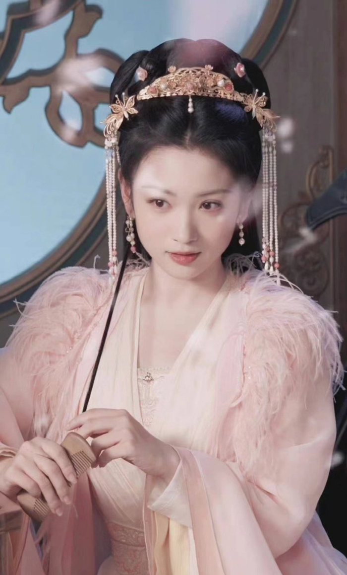 但是看《长相思》阿念翻白眼属实觉得可爱哈哈哈代露娃这个女娃娃好