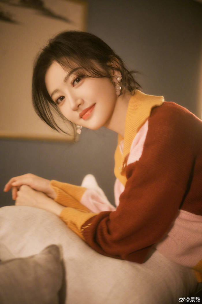 景甜初冬美拉德穿搭来袭,大甜甜真美啊__财经头条