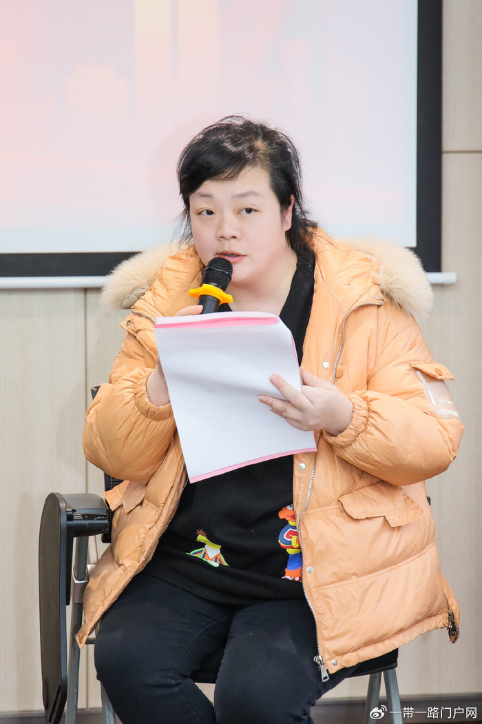 重庆市工业合作协会会长李霞【主持人】李霞会长,你作为市工业合作