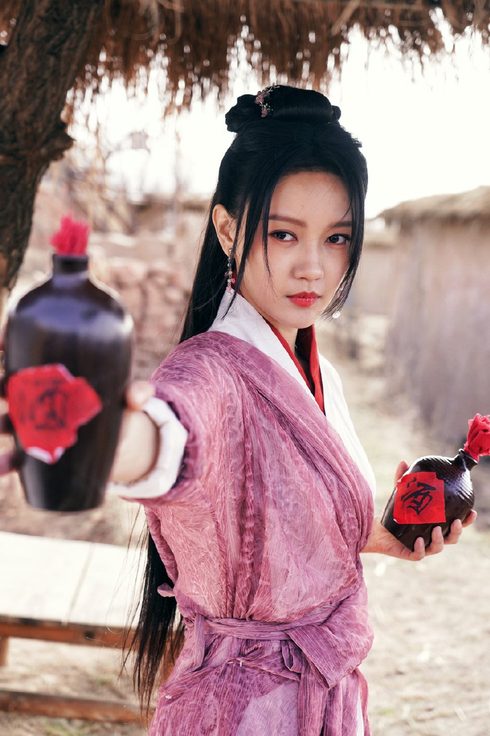 剧组里的临夏市群众演员杨杰高兴地告诉记者,太激动了,咱家乡的第一部