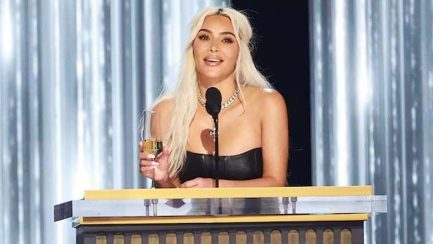 金卡戴珊近照曝光,短发太飒!一身黑包裹好身材,靠整容逆生长