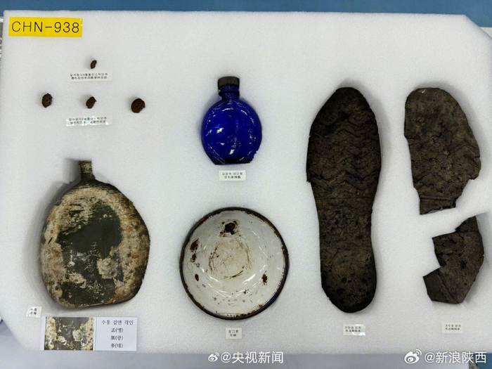 即将回国的志愿军烈士遗物看哭了